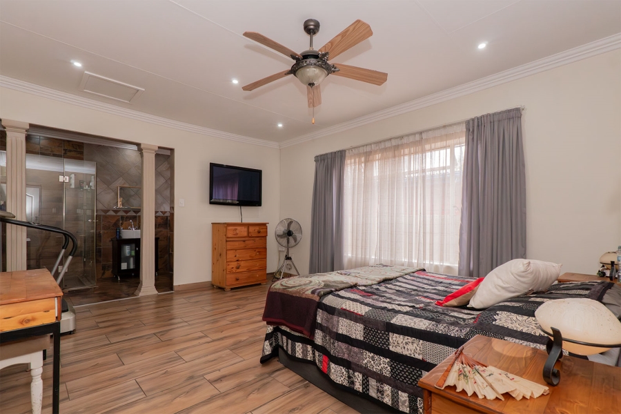 5 Bedroom Property for Sale in Allen Grove Gauteng