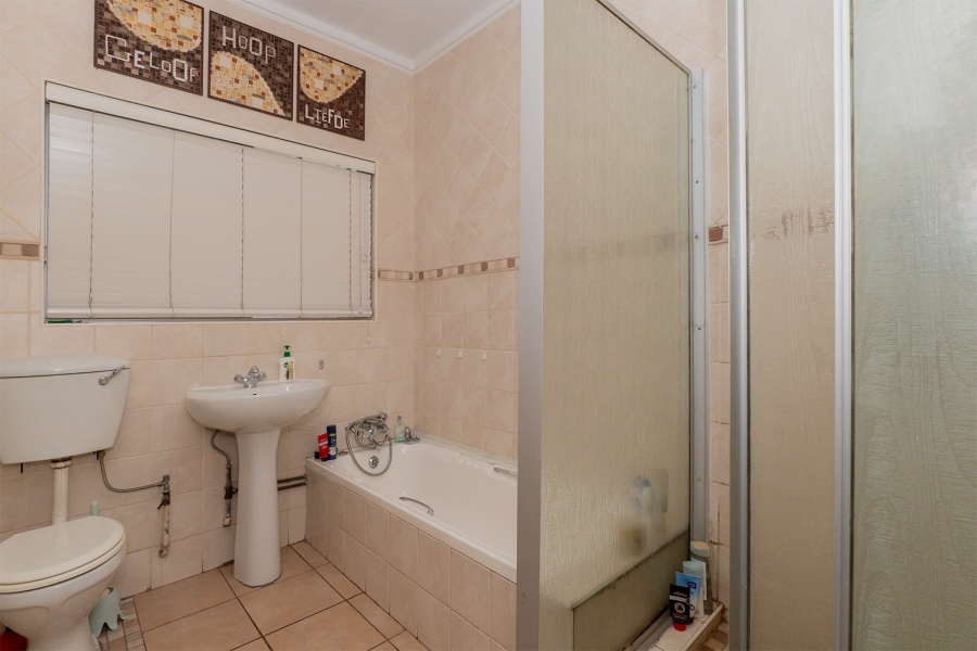 5 Bedroom Property for Sale in Allen Grove Gauteng