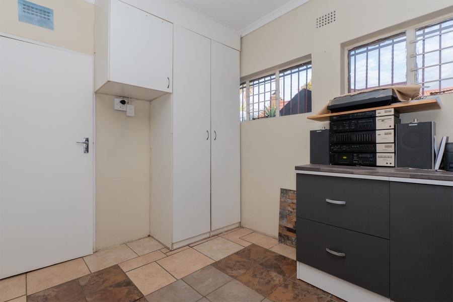 5 Bedroom Property for Sale in Allen Grove Gauteng