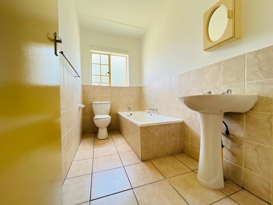 To Let 2 Bedroom Property for Rent in Halfway Gardens Gauteng