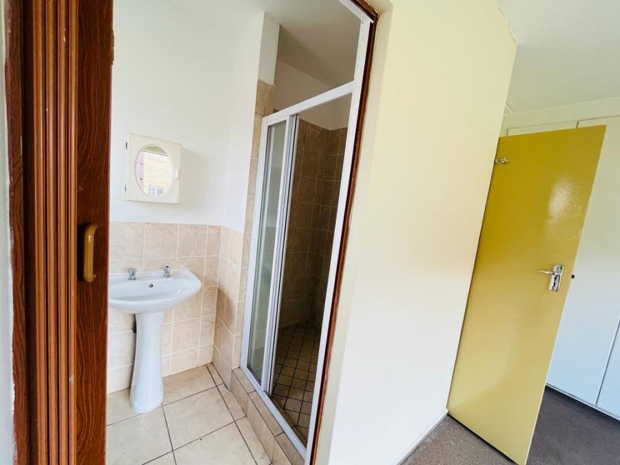 To Let 2 Bedroom Property for Rent in Halfway Gardens Gauteng
