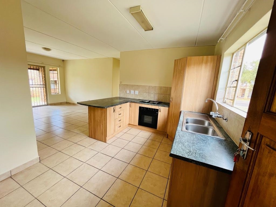 To Let 2 Bedroom Property for Rent in Halfway Gardens Gauteng
