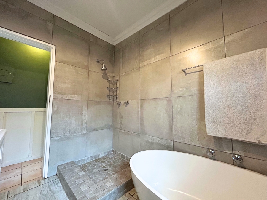 3 Bedroom Property for Sale in Eldoraigne Gauteng