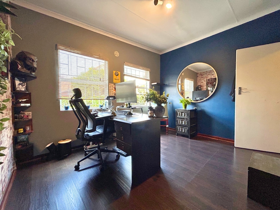 3 Bedroom Property for Sale in Eldoraigne Gauteng