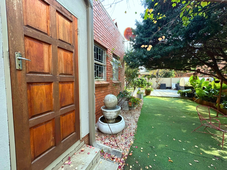 3 Bedroom Property for Sale in Eldoraigne Gauteng
