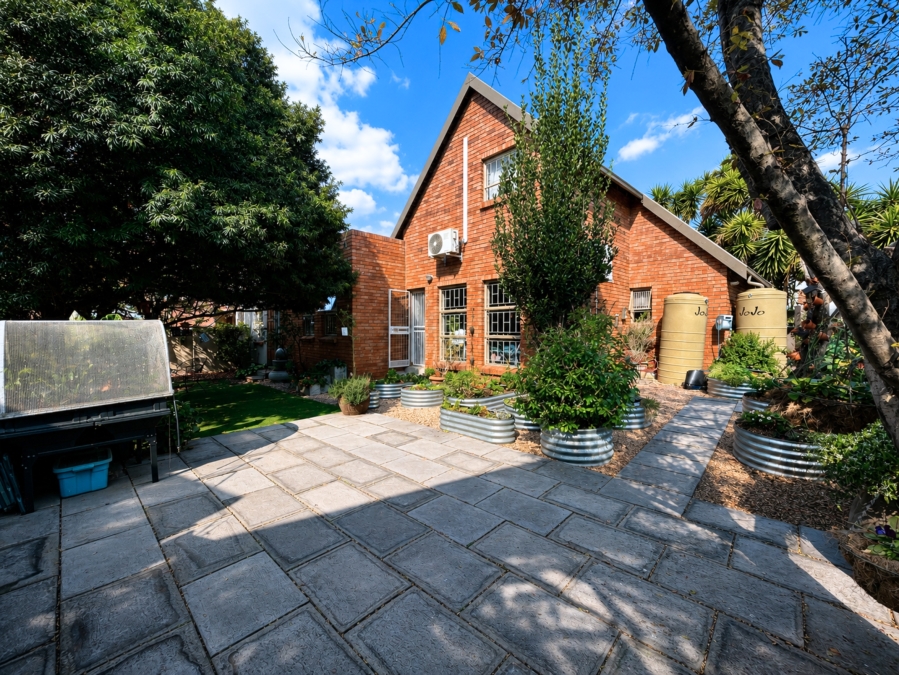 3 Bedroom Property for Sale in Eldoraigne Gauteng