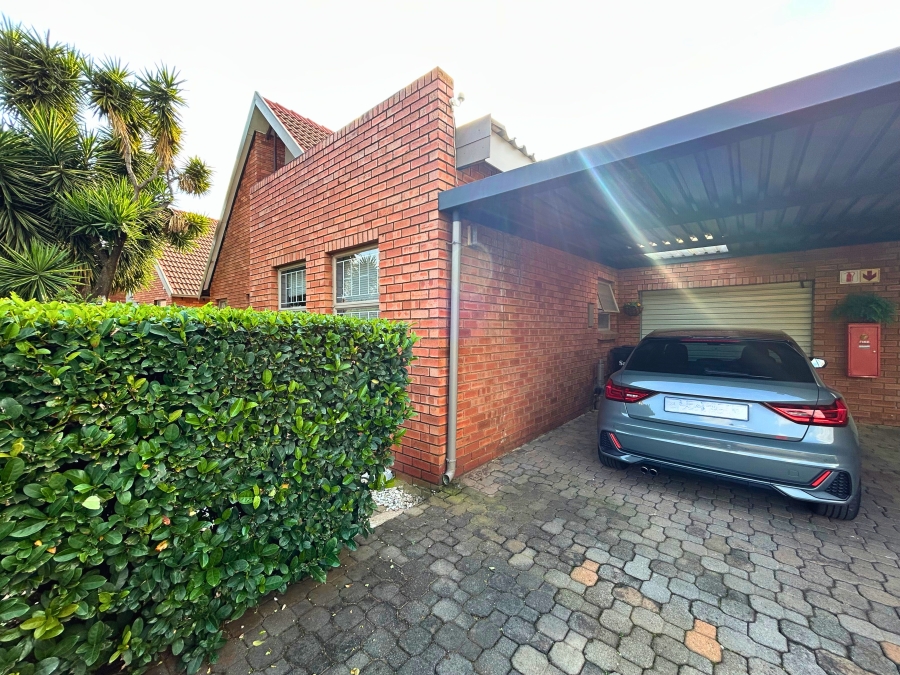3 Bedroom Property for Sale in Eldoraigne Gauteng