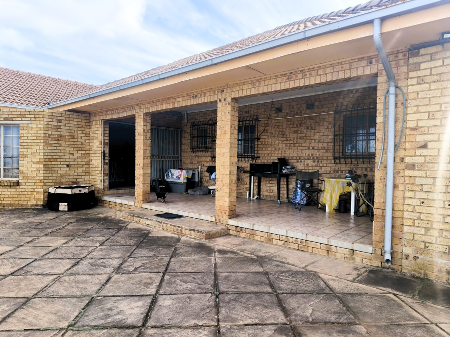 3 Bedroom Property for Sale in Roodepoort AH Gauteng