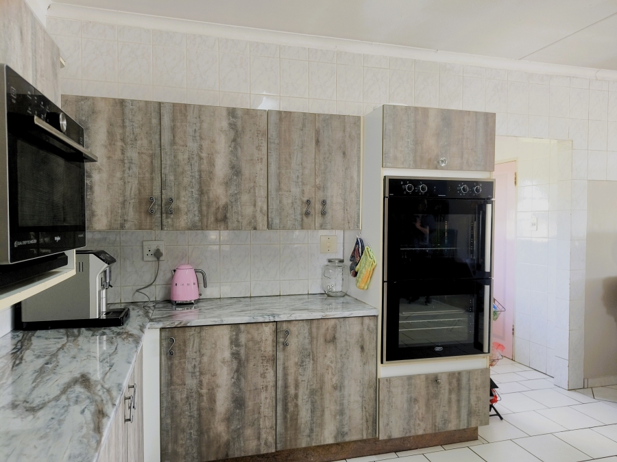 3 Bedroom Property for Sale in Roodepoort AH Gauteng