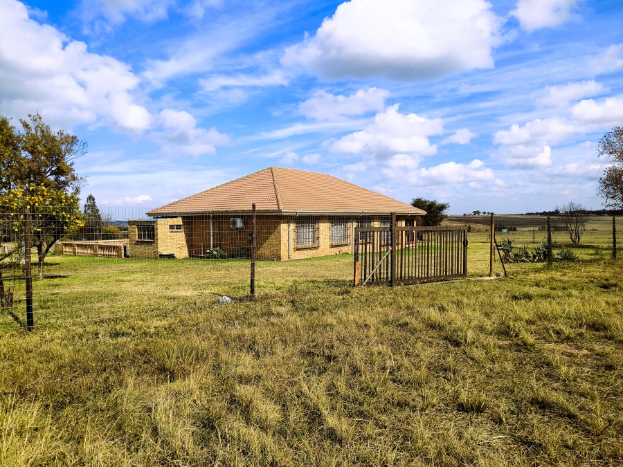 3 Bedroom Property for Sale in Roodepoort AH Gauteng
