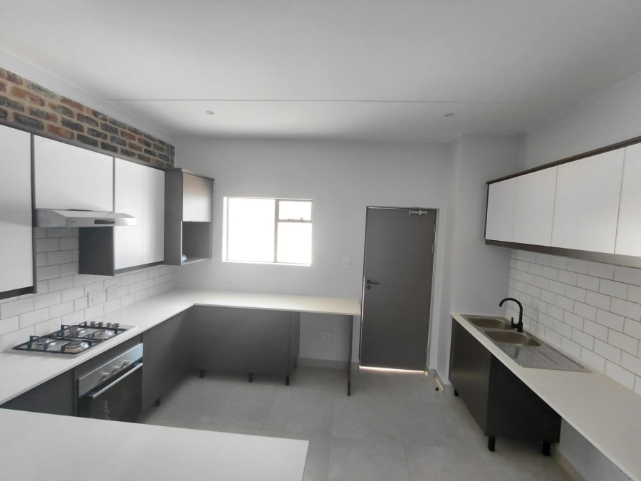To Let 3 Bedroom Property for Rent in Bryanston Gauteng