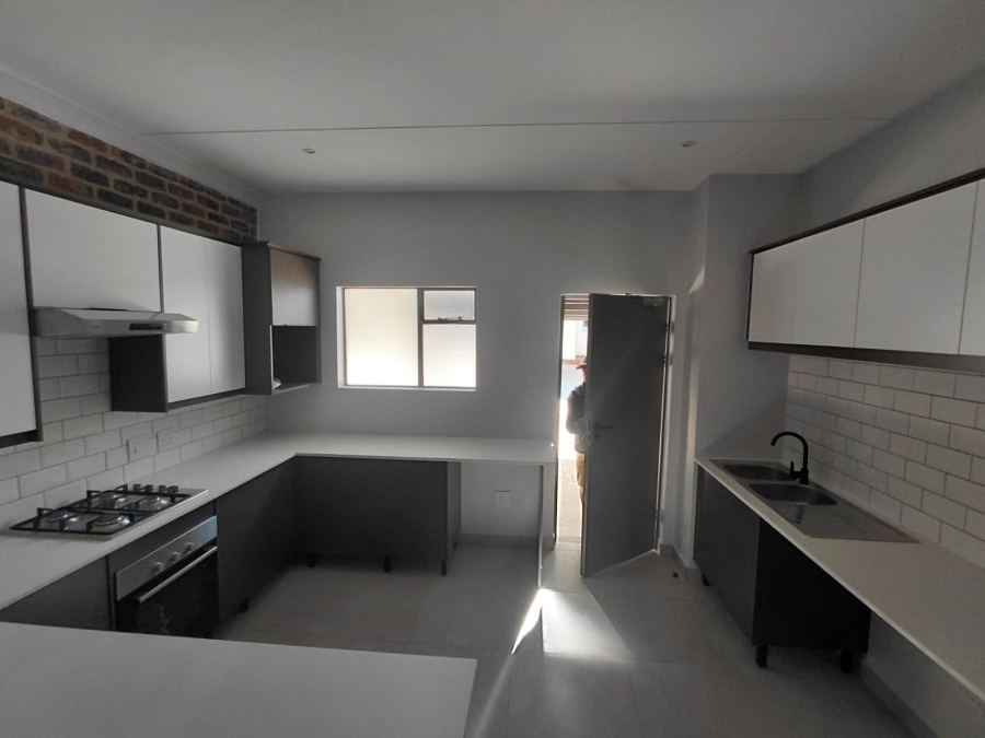 To Let 3 Bedroom Property for Rent in Bryanston Gauteng
