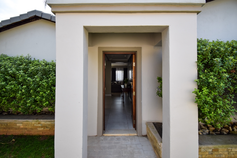 3 Bedroom Property for Sale in Garsfontein Gauteng