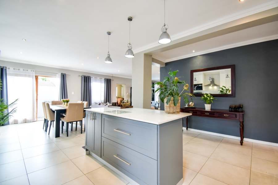 3 Bedroom Property for Sale in Garsfontein Gauteng