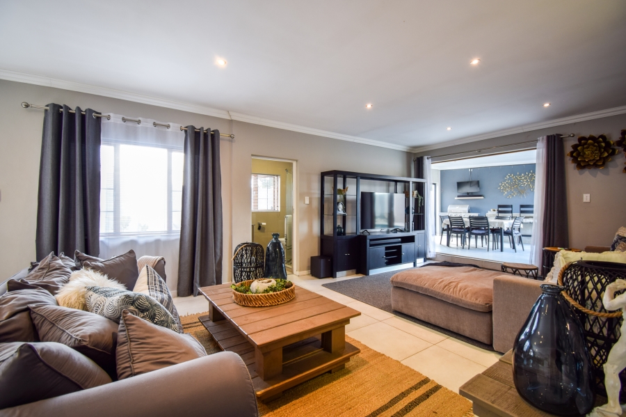 3 Bedroom Property for Sale in Garsfontein Gauteng