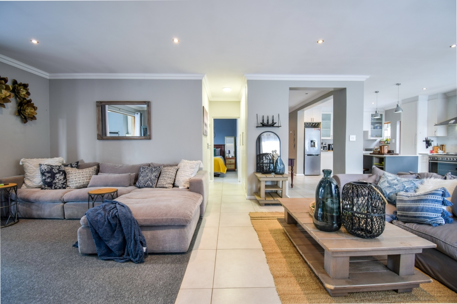 3 Bedroom Property for Sale in Garsfontein Gauteng
