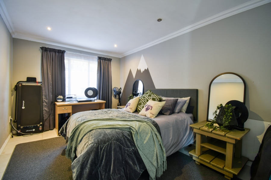 3 Bedroom Property for Sale in Garsfontein Gauteng