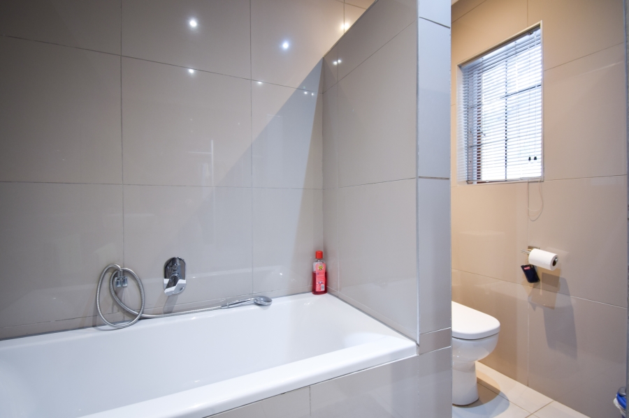 3 Bedroom Property for Sale in Garsfontein Gauteng