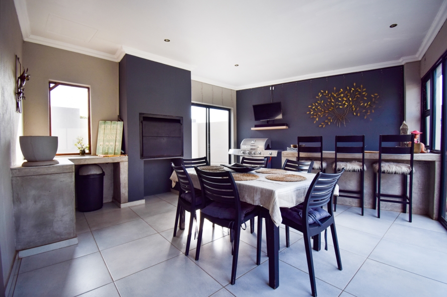 3 Bedroom Property for Sale in Garsfontein Gauteng