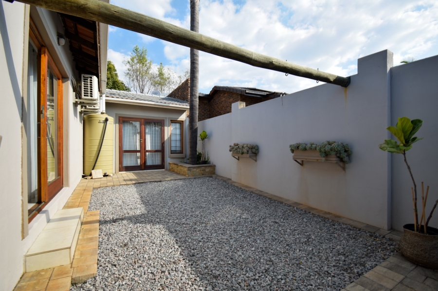 3 Bedroom Property for Sale in Garsfontein Gauteng