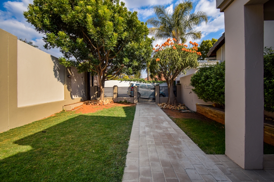 3 Bedroom Property for Sale in Garsfontein Gauteng