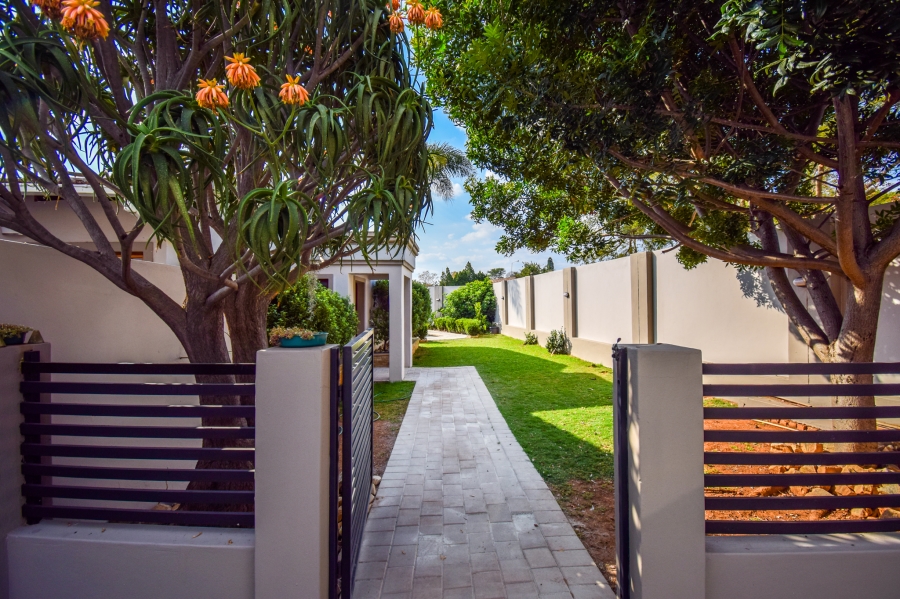 3 Bedroom Property for Sale in Garsfontein Gauteng