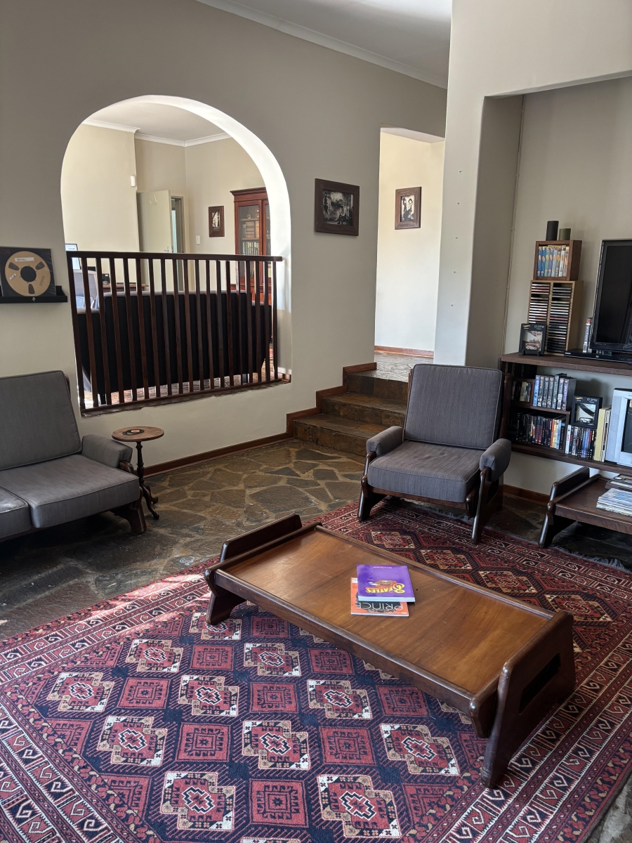 To Let 4 Bedroom Property for Rent in Nieuw Muckleneuk Gauteng