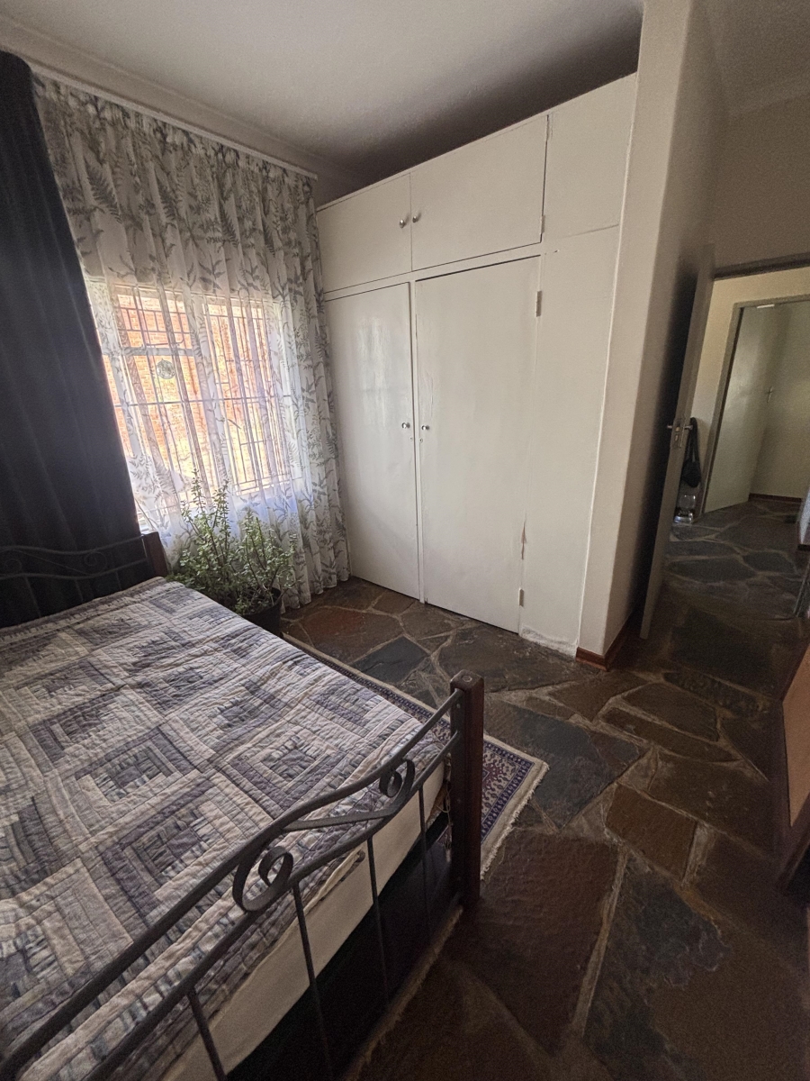 To Let 4 Bedroom Property for Rent in Nieuw Muckleneuk Gauteng