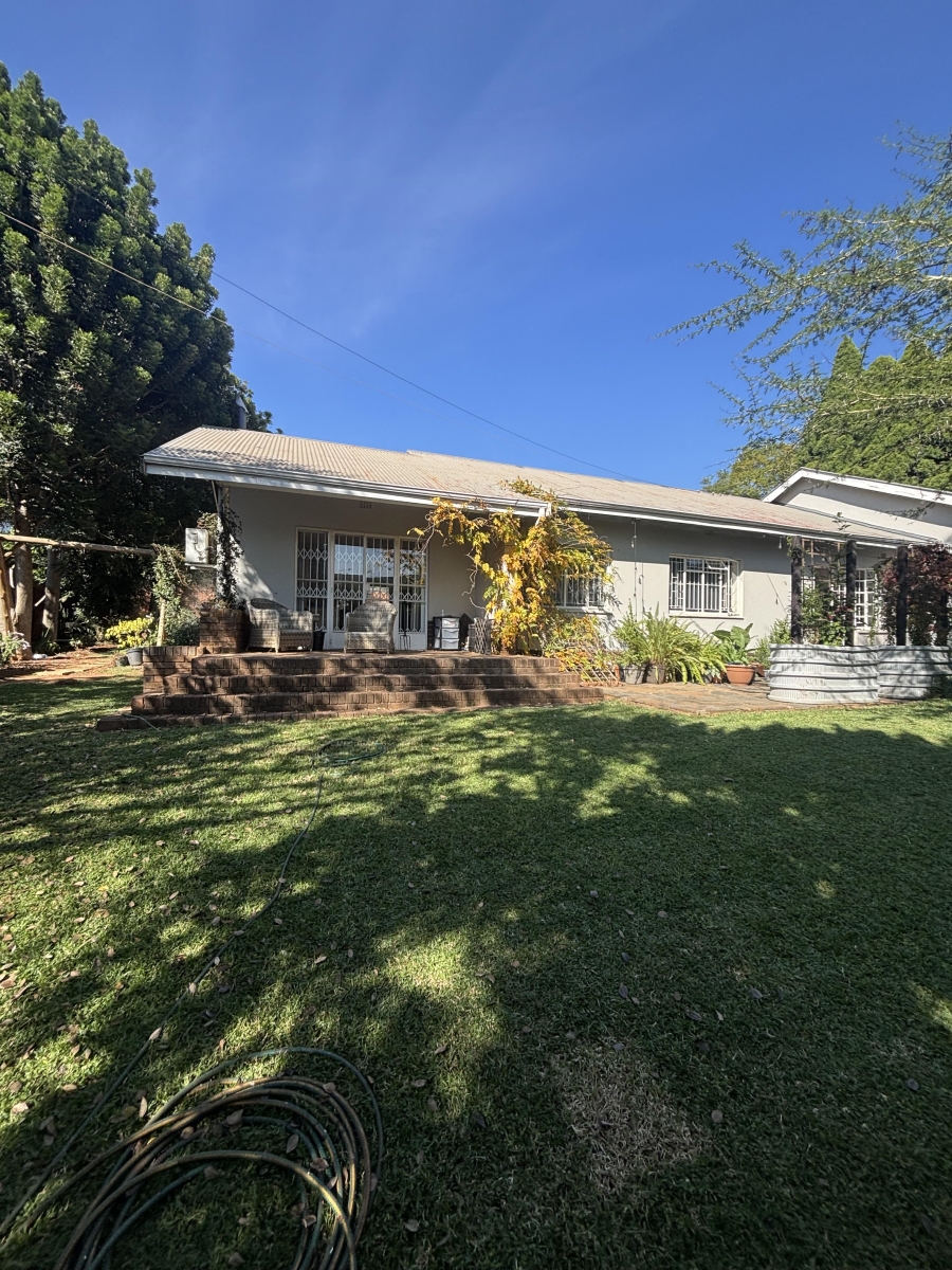 To Let 4 Bedroom Property for Rent in Nieuw Muckleneuk Gauteng