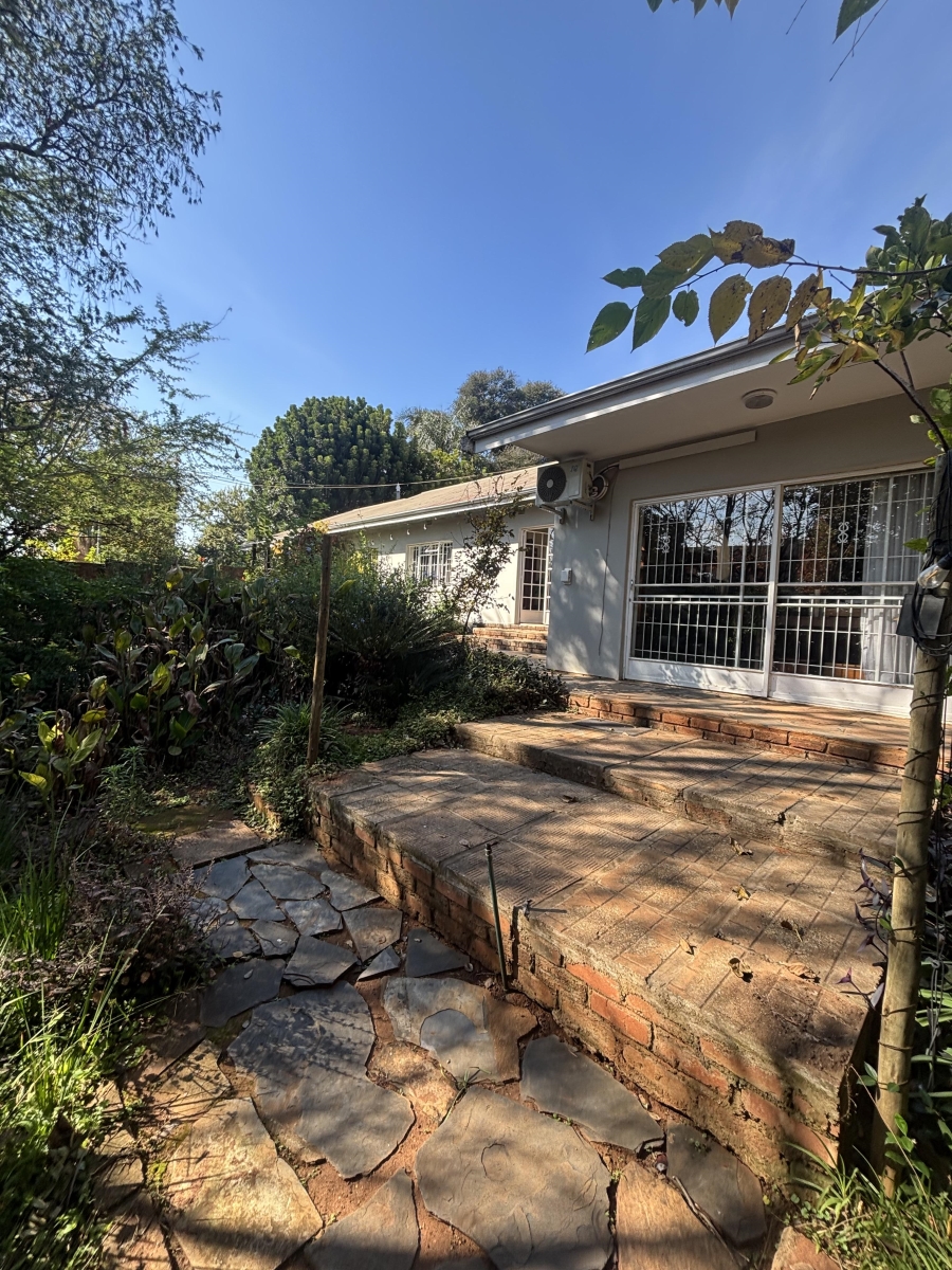 To Let 4 Bedroom Property for Rent in Nieuw Muckleneuk Gauteng