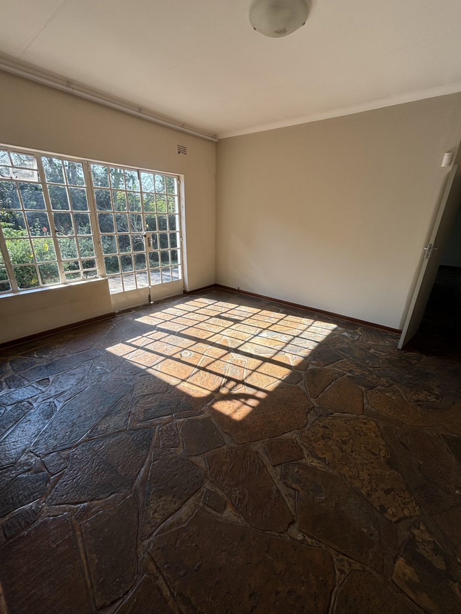 To Let 4 Bedroom Property for Rent in Nieuw Muckleneuk Gauteng