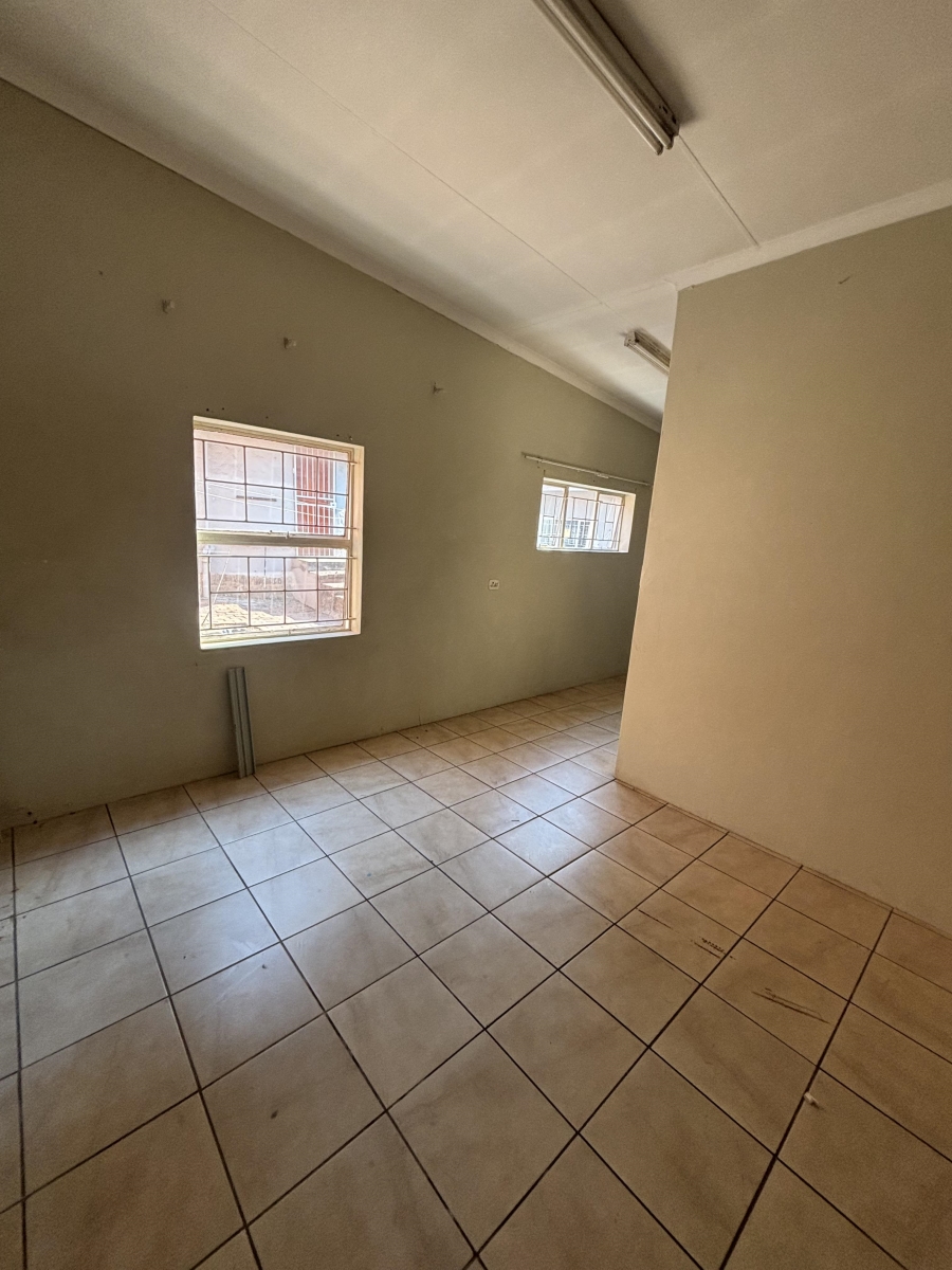 To Let 4 Bedroom Property for Rent in Nieuw Muckleneuk Gauteng