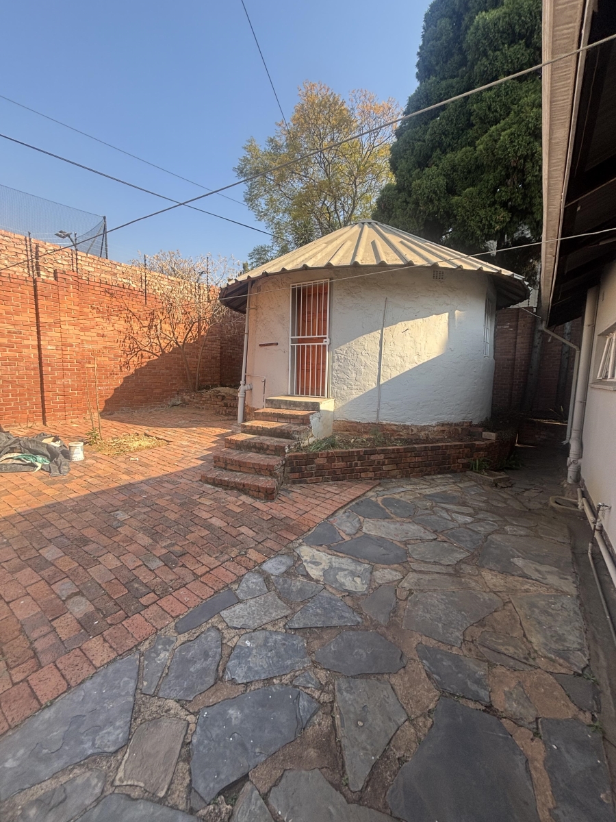 To Let 4 Bedroom Property for Rent in Nieuw Muckleneuk Gauteng