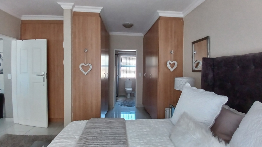 To Let 2 Bedroom Property for Rent in Meyersdal Gauteng