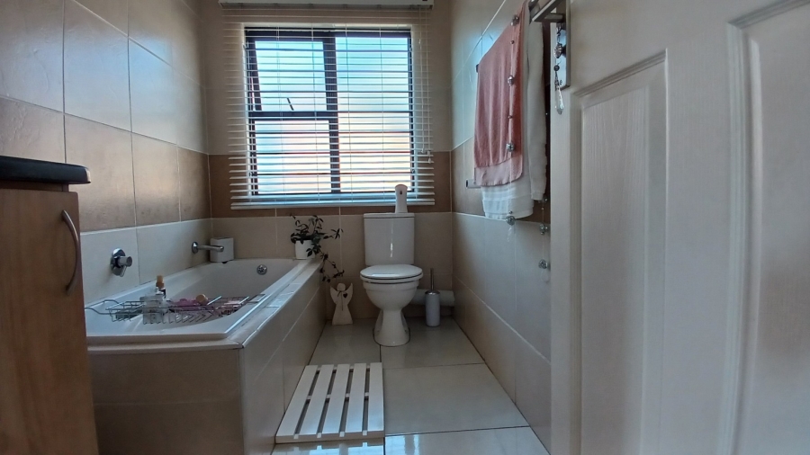 To Let 2 Bedroom Property for Rent in Meyersdal Gauteng