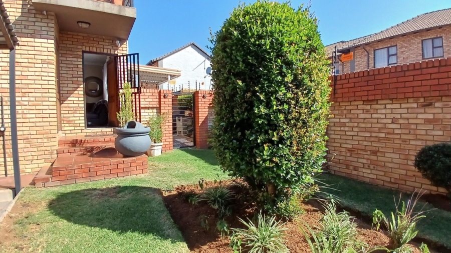 To Let 2 Bedroom Property for Rent in Meyersdal Gauteng