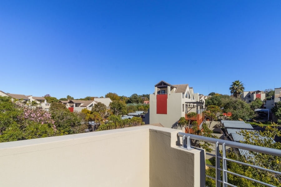 1 Bedroom Property for Sale in Lonehill Gauteng