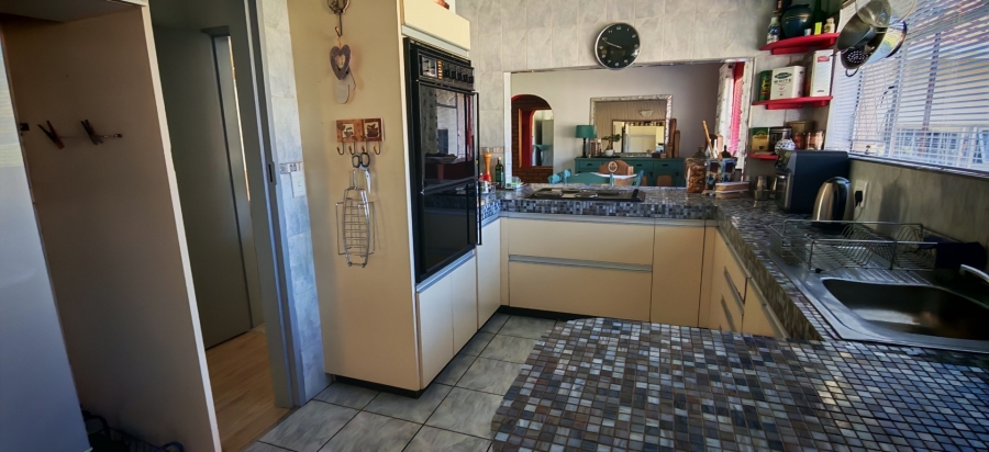 4 Bedroom Property for Sale in Brackenhurst Gauteng