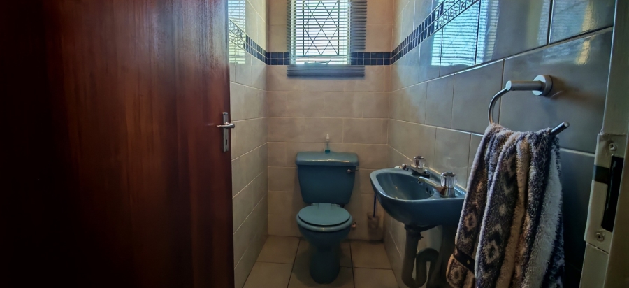 4 Bedroom Property for Sale in Brackenhurst Gauteng