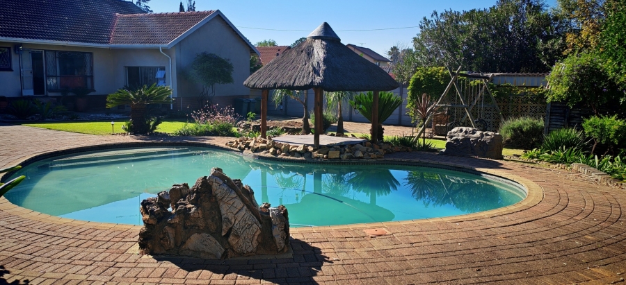 4 Bedroom Property for Sale in Brackenhurst Gauteng