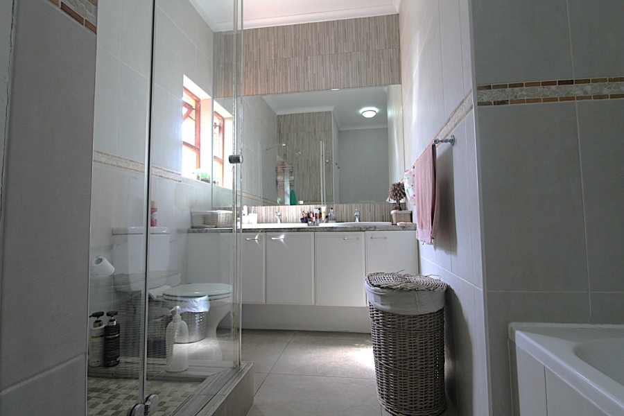 2 Bedroom Property for Sale in Bryanston Gauteng