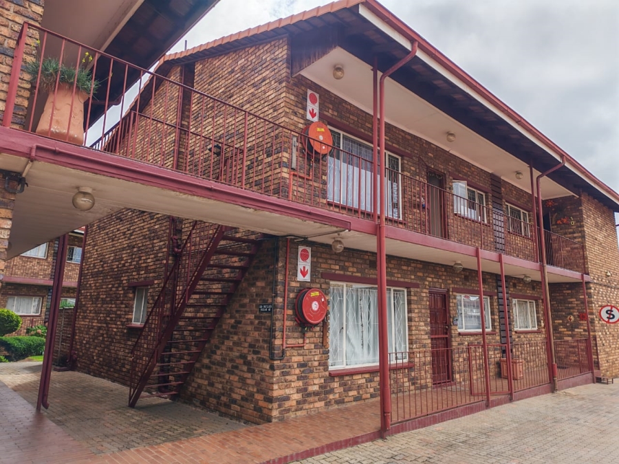 2 Bedroom Property for Sale in New Redruth Gauteng
