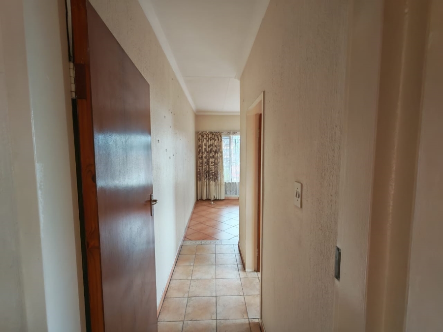 2 Bedroom Property for Sale in New Redruth Gauteng