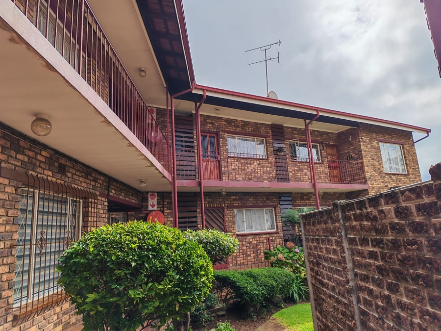 2 Bedroom Property for Sale in New Redruth Gauteng