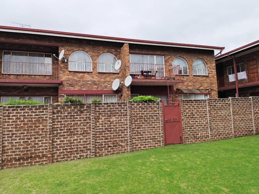 2 Bedroom Property for Sale in New Redruth Gauteng