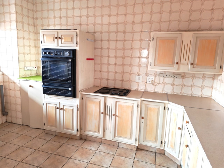 2 Bedroom Property for Sale in New Redruth Gauteng