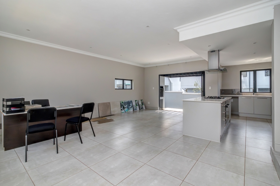 3 Bedroom Property for Sale in Broadacres Gauteng