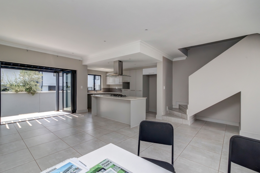3 Bedroom Property for Sale in Broadacres Gauteng
