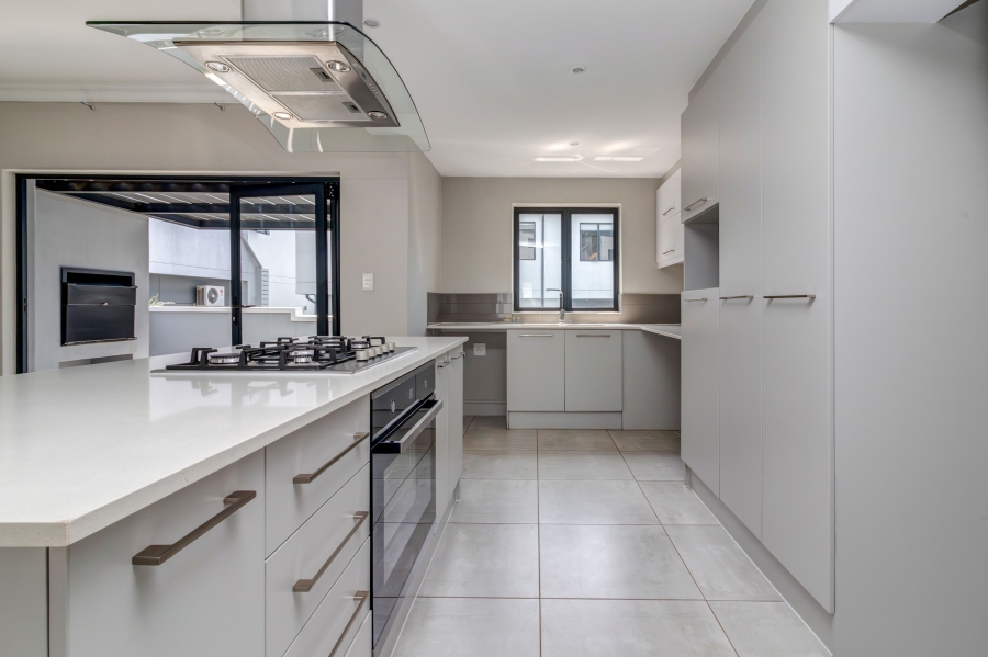 3 Bedroom Property for Sale in Broadacres Gauteng
