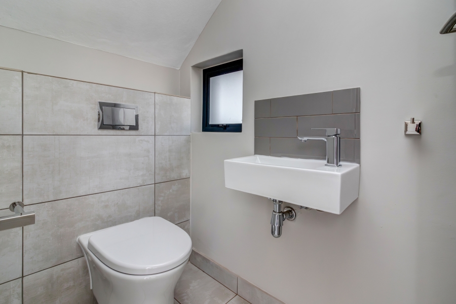 3 Bedroom Property for Sale in Broadacres Gauteng
